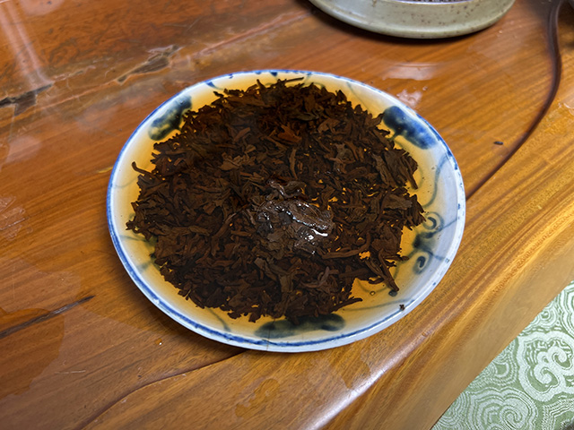 图为春城茶厂1993年春城小饼熟普