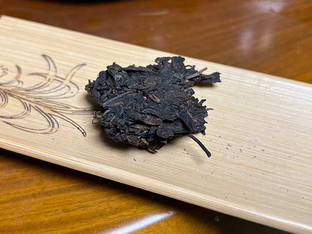 图为2000年易武老树圆茶易武春尖