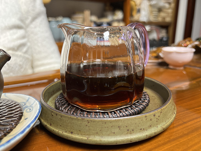 图为沪上老茶人样品纯干仓石昆牧制熟茶