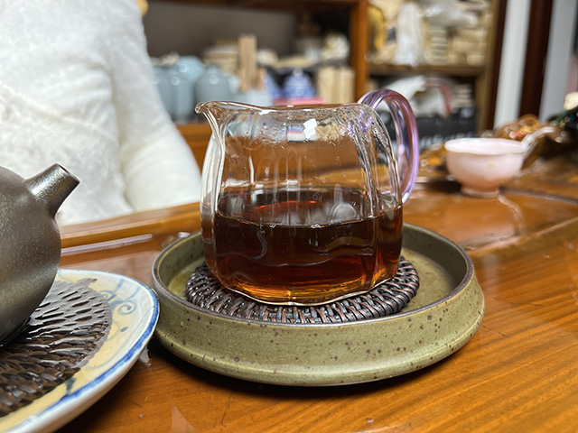 图为沪上老茶人样品纯干仓石昆牧制熟茶