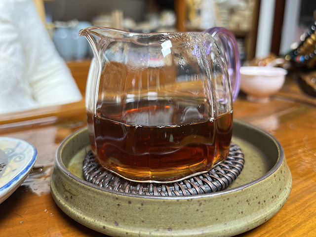 图为沪上老茶人样品纯干仓石昆牧制熟茶