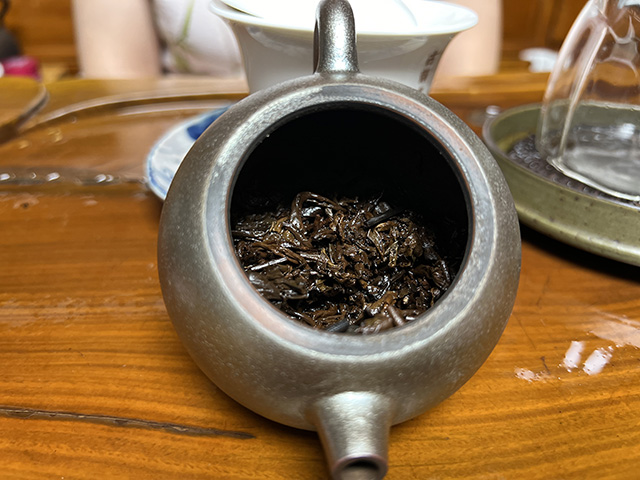 图为沪上老茶人样品纯干仓石昆牧制熟茶