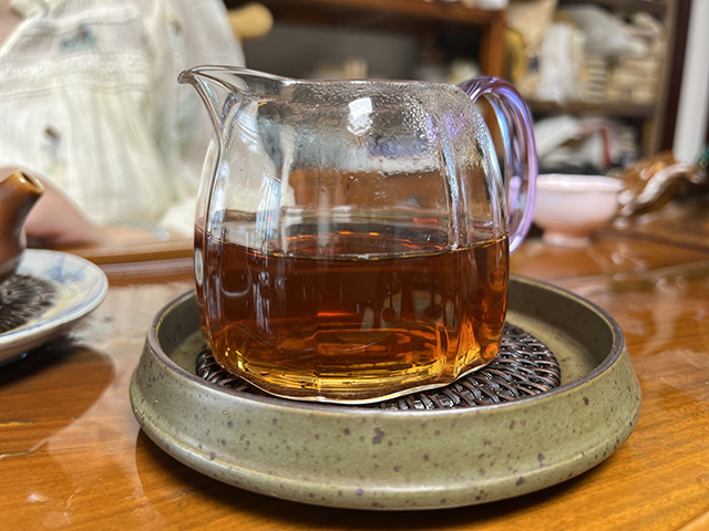 图为80年代易武野放古树茶青沱