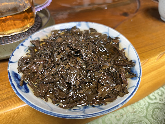 图为80年代易武野放古树茶青沱
