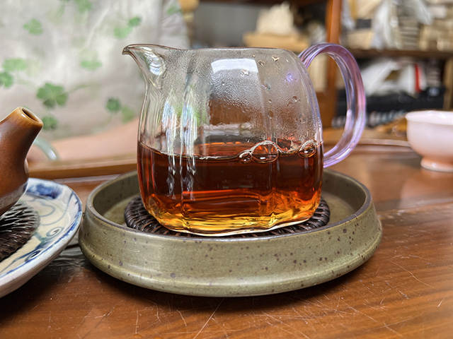图为90年代樟香极品青饼