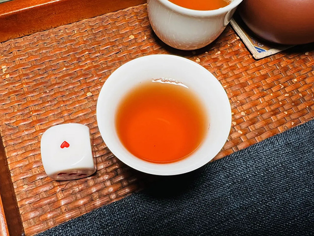 大益601巴达孔雀普洱茶品质特点