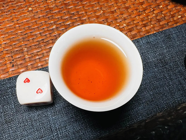 大益501乌金号圆茶普洱茶