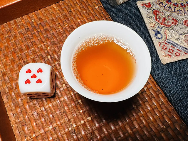 福今2011年珍藏青饼普洱茶品质特点