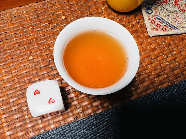 广隆2014年韵藏青饼普洱茶品质特点