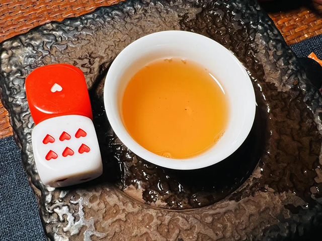 广隆2014年韵藏青饼普洱茶品质特点