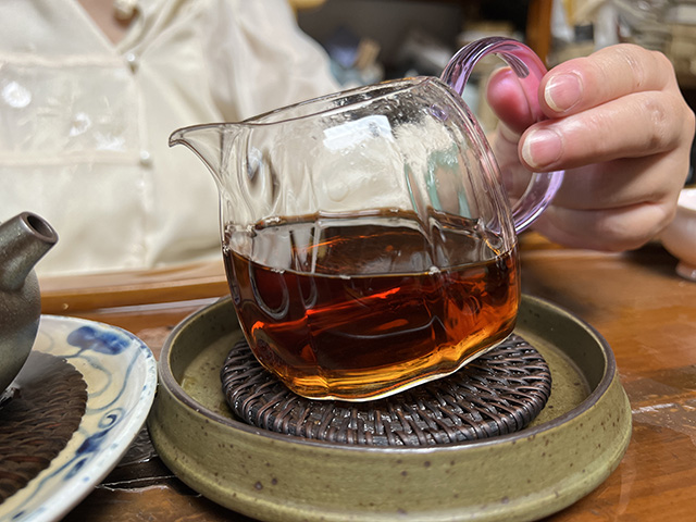 图为90年代大益玫瑰熟砖
