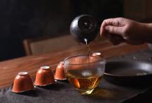 彩农茶岩文：普洱茶出路在哪里之兑水的古树茶好喝吗？