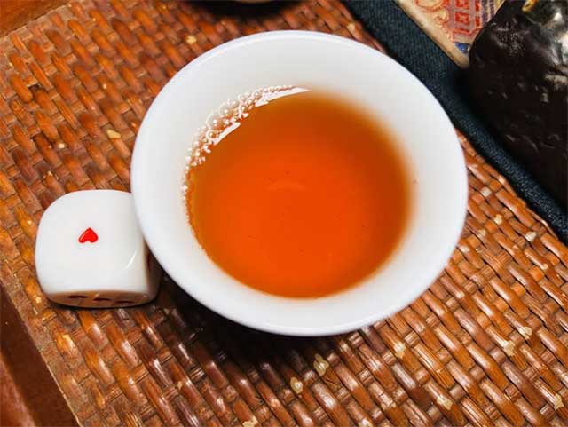 大益2003年勐海甲级沱普洱茶