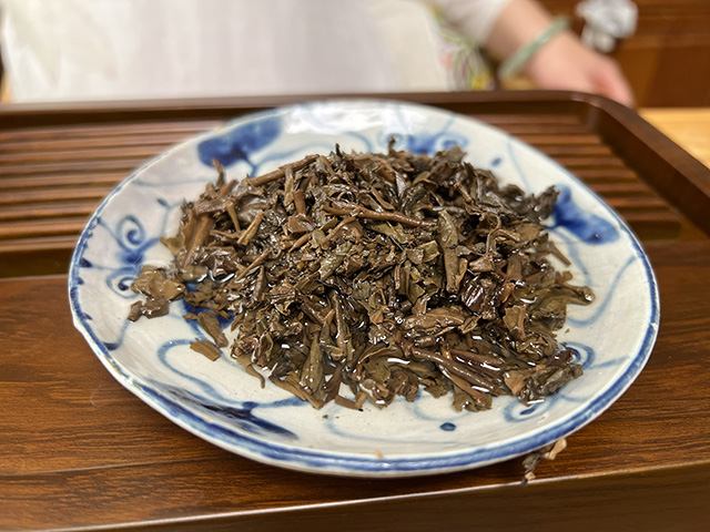 图为福海2003年易武正山金瓜茶