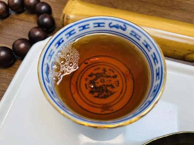 勐海茶厂2003年红大益002早春茶