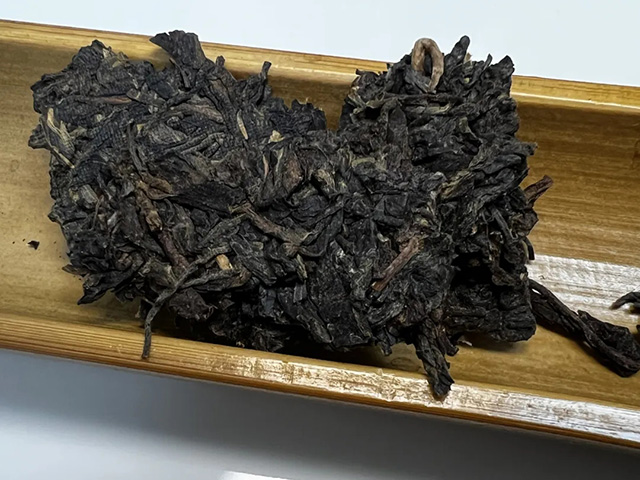 勐海茶厂2003年红大益002早春茶