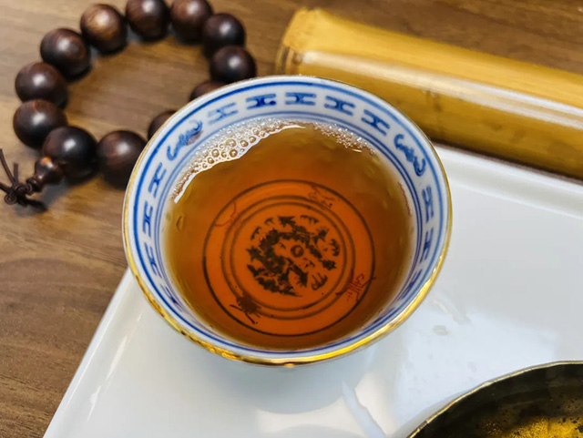勐海茶厂2003年红大益002早春茶