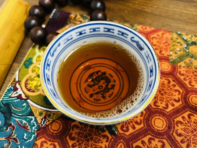 下关2003年小飞铁饼普洱茶