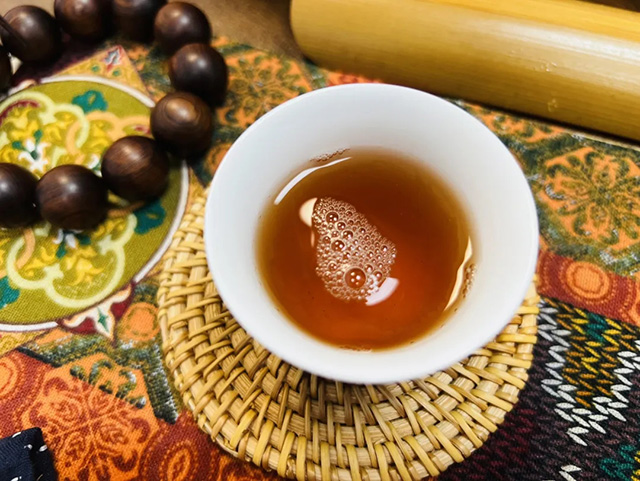 今大福2012年经典珍藏茶芽青砖普洱茶