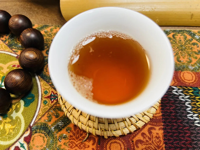 今大福2012年经典珍藏茶芽青砖普洱茶