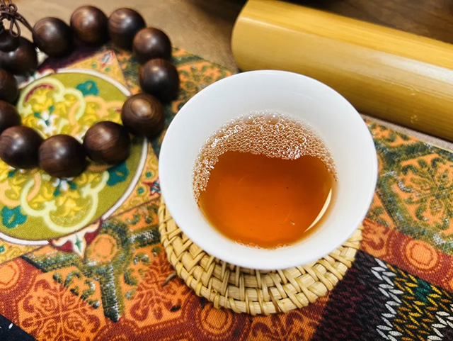 今大福2012年经典珍藏茶芽青砖普洱茶