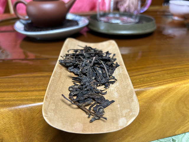 图为紫玉2007年永德忙肺山古树茶