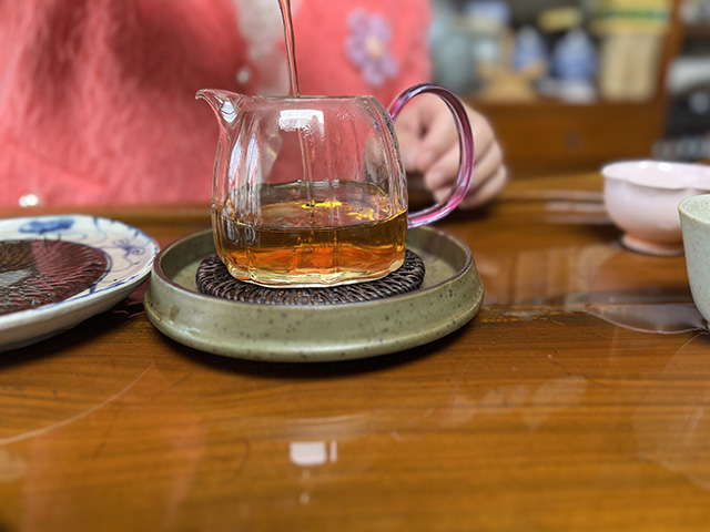 图为紫玉2007年永德忙肺山古树茶