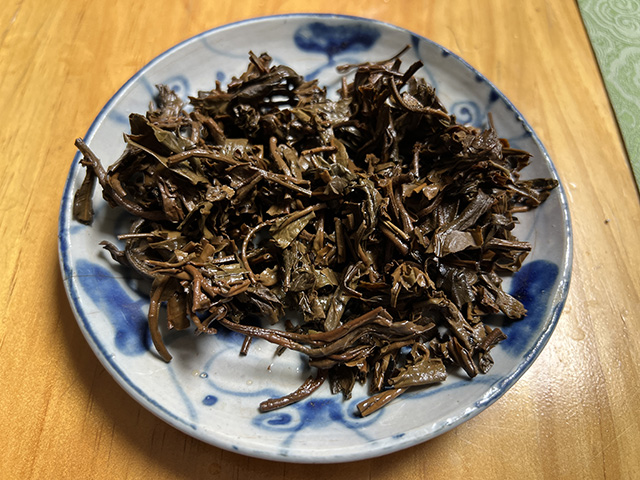 图为紫玉2007年永德忙肺山古树茶