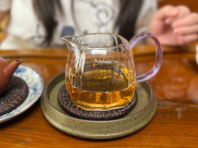 图为紫玉2007年永德武家寨古树茶