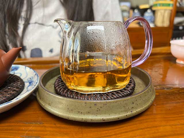 图为紫玉2007年永德武家寨古树茶