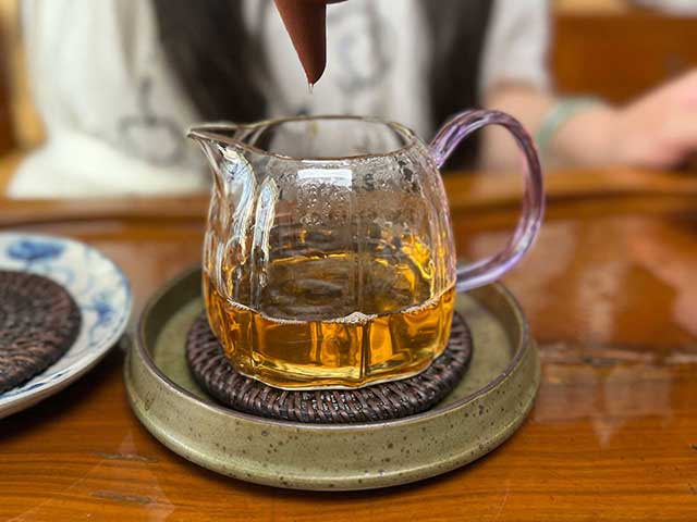 图为紫玉2007年永德武家寨古树茶