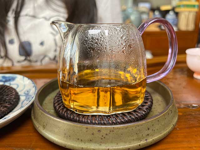 图为紫玉2007年永德武家寨古树茶