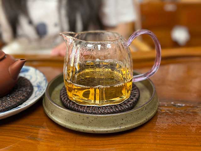 图为紫玉2007年永德武家寨古树茶