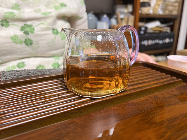 图为宜良茶厂90年代苹果绿青饼