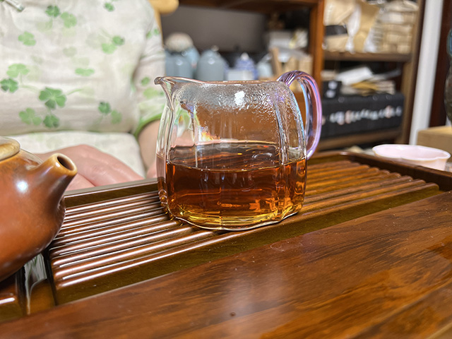 图为宜良茶厂90年代苹果绿青饼