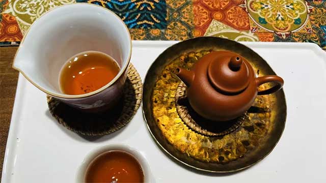 大益2016年老树圆茶青饼