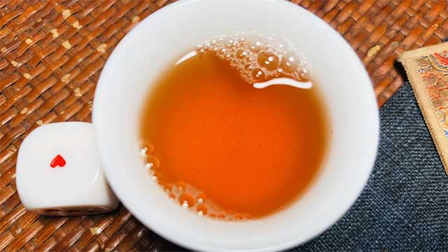 大益2016年老树圆茶青饼