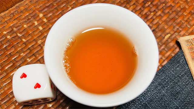 大益2016年老树圆茶青饼