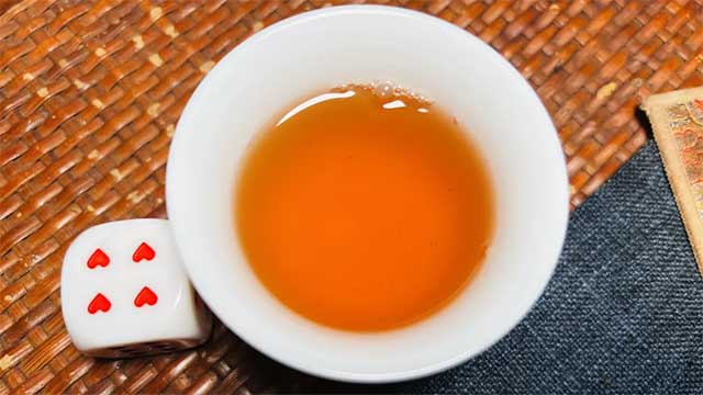 大益2016年老树圆茶青饼