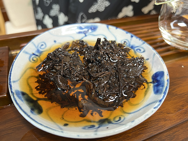 图为2001年大红印熟茶