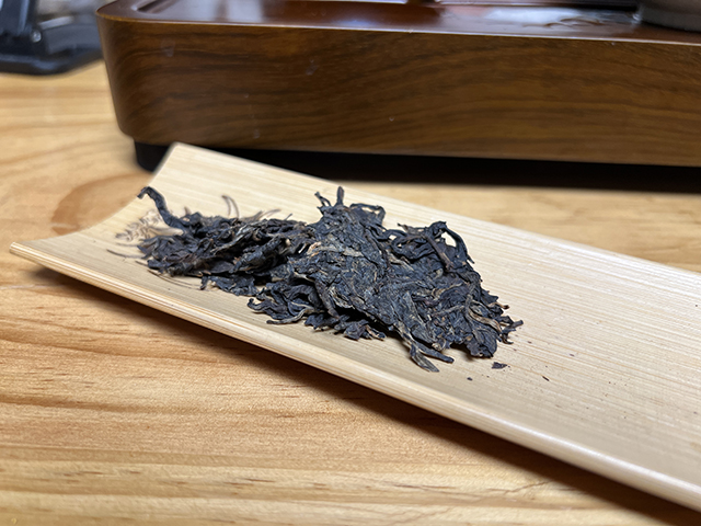图为郎河2000年易武熊猫饼生茶