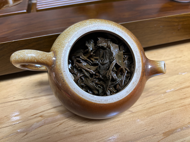 图为郎河2000年易武熊猫饼生茶