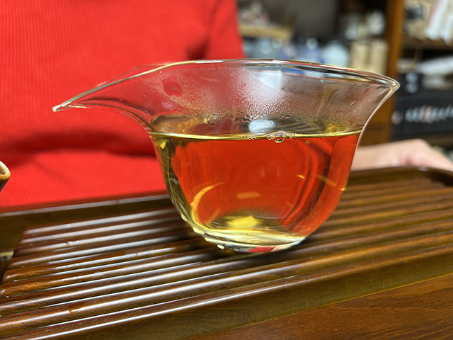 图为私藏红印2015年薄荷塘古树茶
