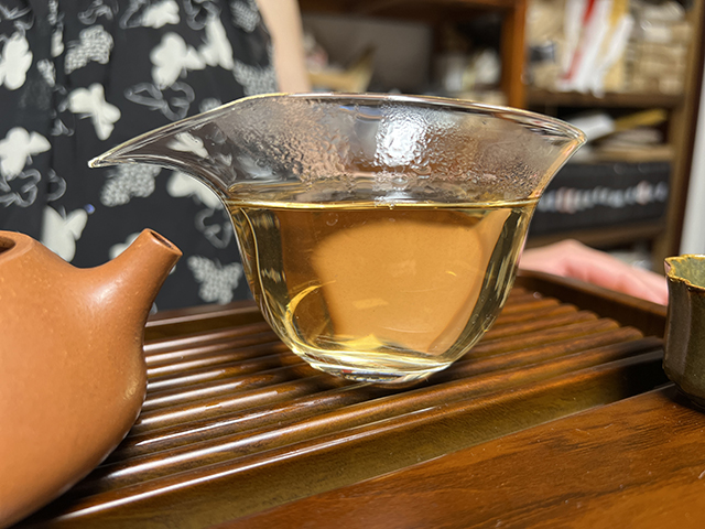 图为紫玉茶厂2006年忙肺古树茶