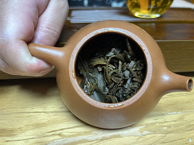 图为紫玉茶厂2006年忙肺古树茶