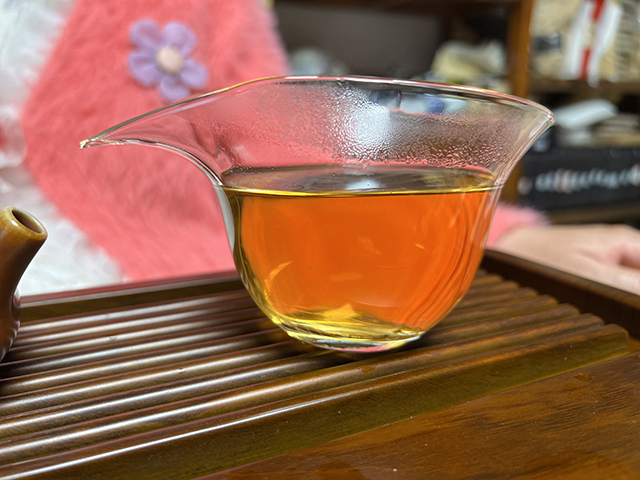 图为勐海茶厂90年代雪印青饼