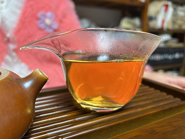 图为勐海茶厂90年代雪印青饼