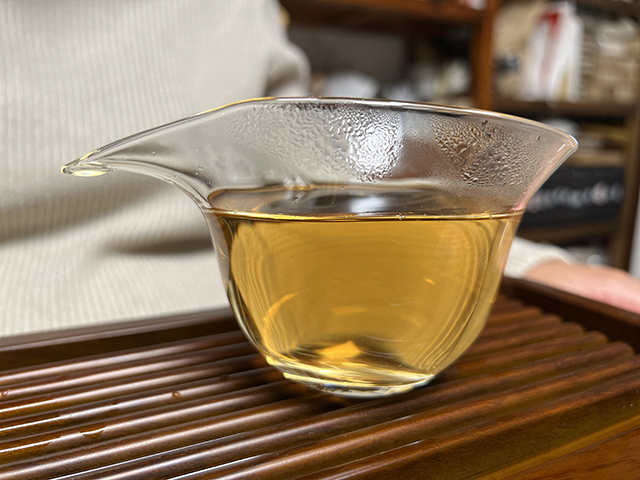 图为2007年老海塘古树普洱茶