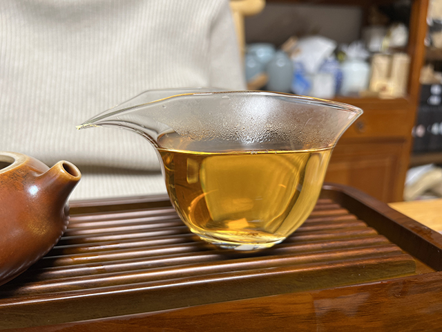 图为2007年老海塘古树普洱茶