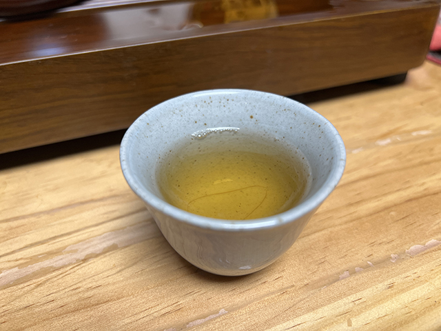 图为2007年老海塘古树普洱茶